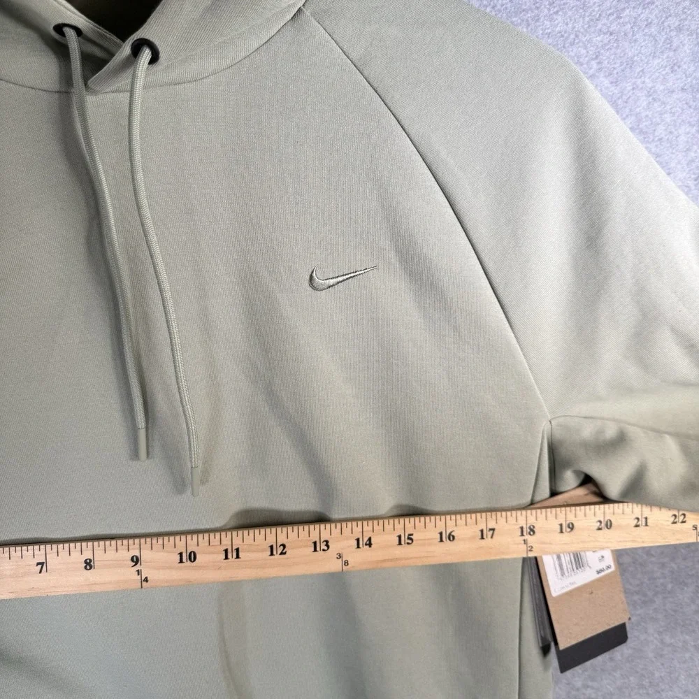 Nike Men's Training Size Small‎ FZ0969 UV UPF 40+ Dri-Fit Hoodie Light Green NEW